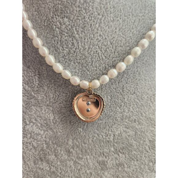 Repurposed designer button with real freshwater pearls - Picture 4 of 5